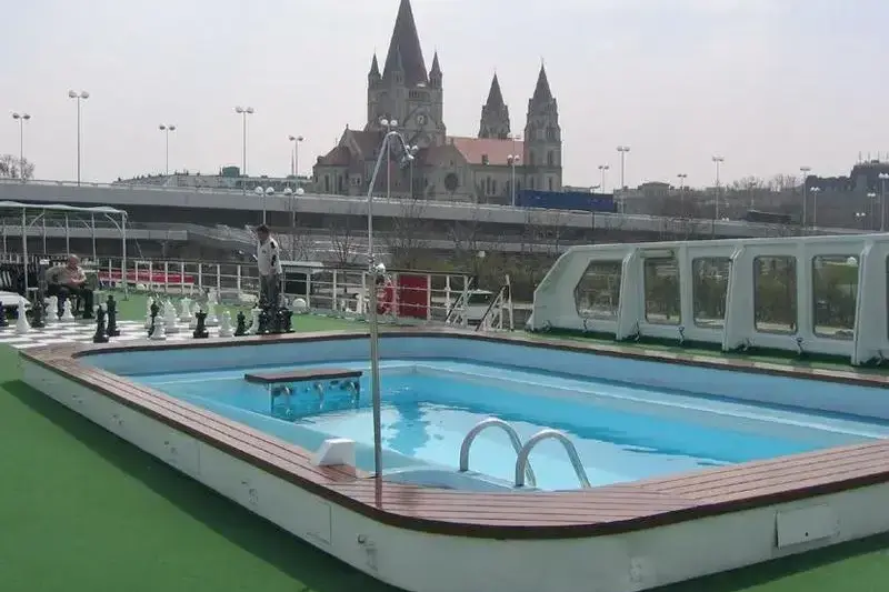 Sofia-Pool.webp