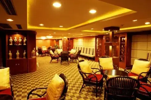 Victoria-Katarina-Cruise-Library.webp