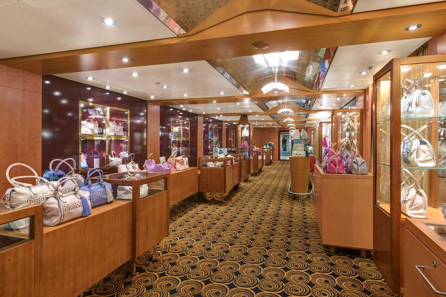 020_Ship_MSC_Armonia_ San_Marco_shopping.jpg