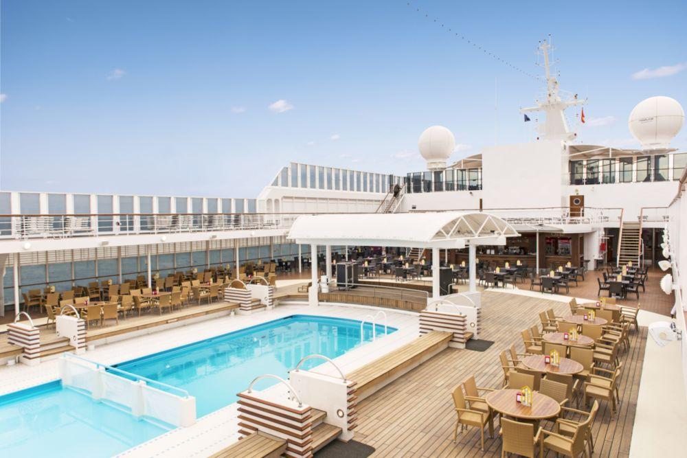 28 MSC Sinfonia, Le Piscine pool area.jpg