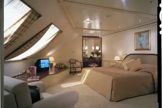ROYAL SUITE.webp