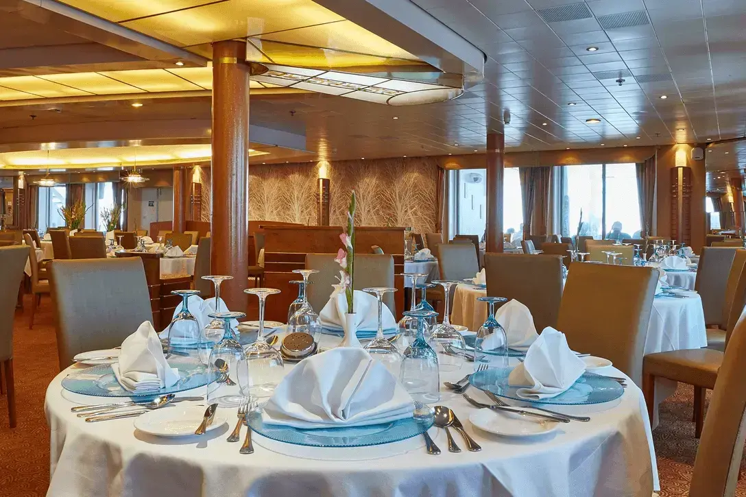 crystal_restaurant.webp