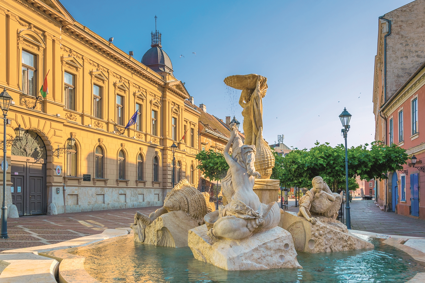 Lueftner_Cruises_Amadeus_Hungary_Esztergom_Szechenyi__c_shutterstock_LU514444498.png