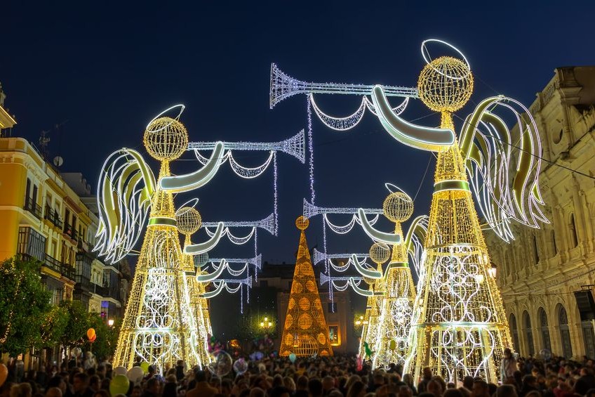 seville-noel-decorations-andalousie-espagne-as311381266-alfredo-adobe-stock