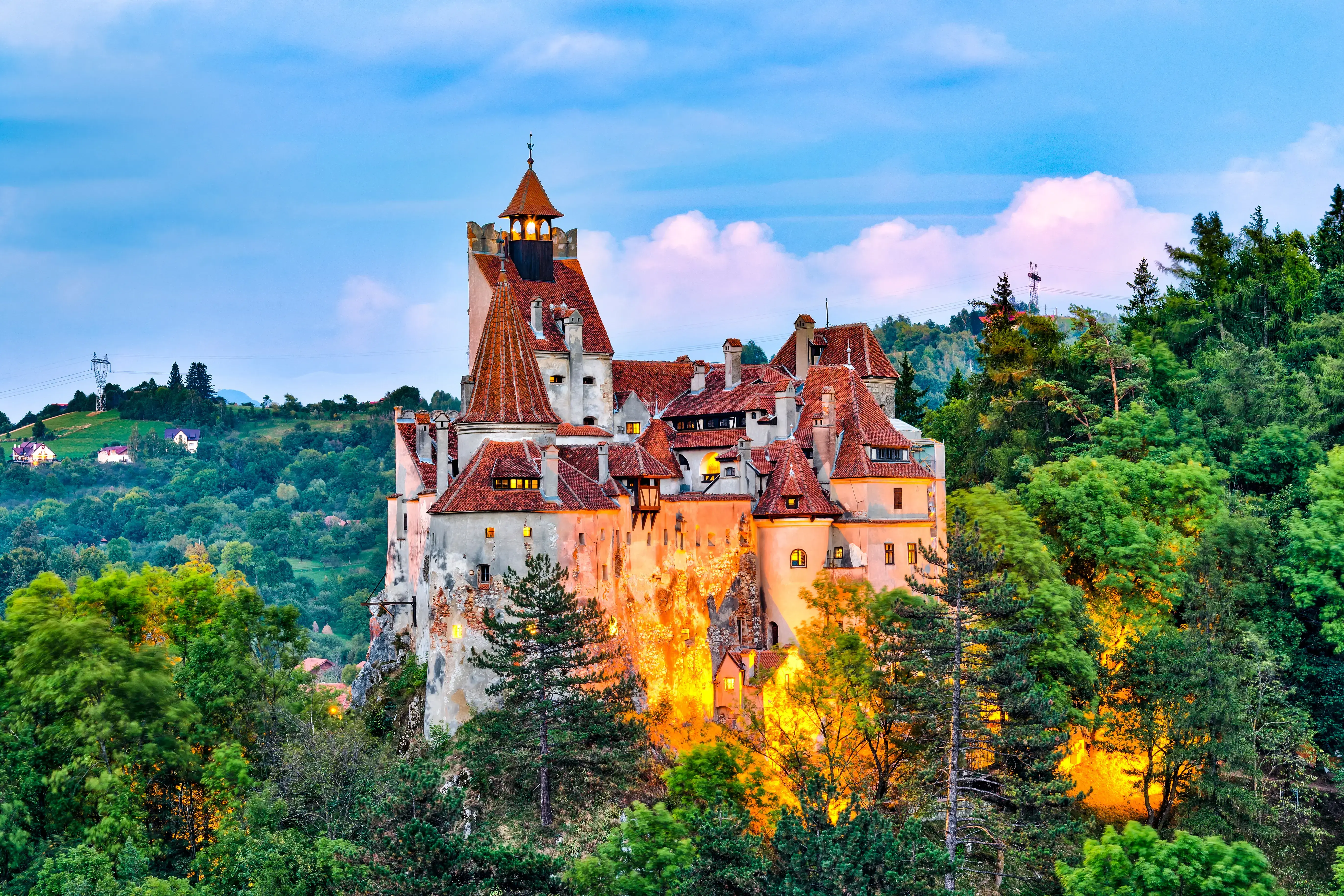 Lueftner_Cruises_Amadeus_Danube_Romania_Transylvania_Brasov_Bran_Castle%40_shutterstock_1120479389.webp