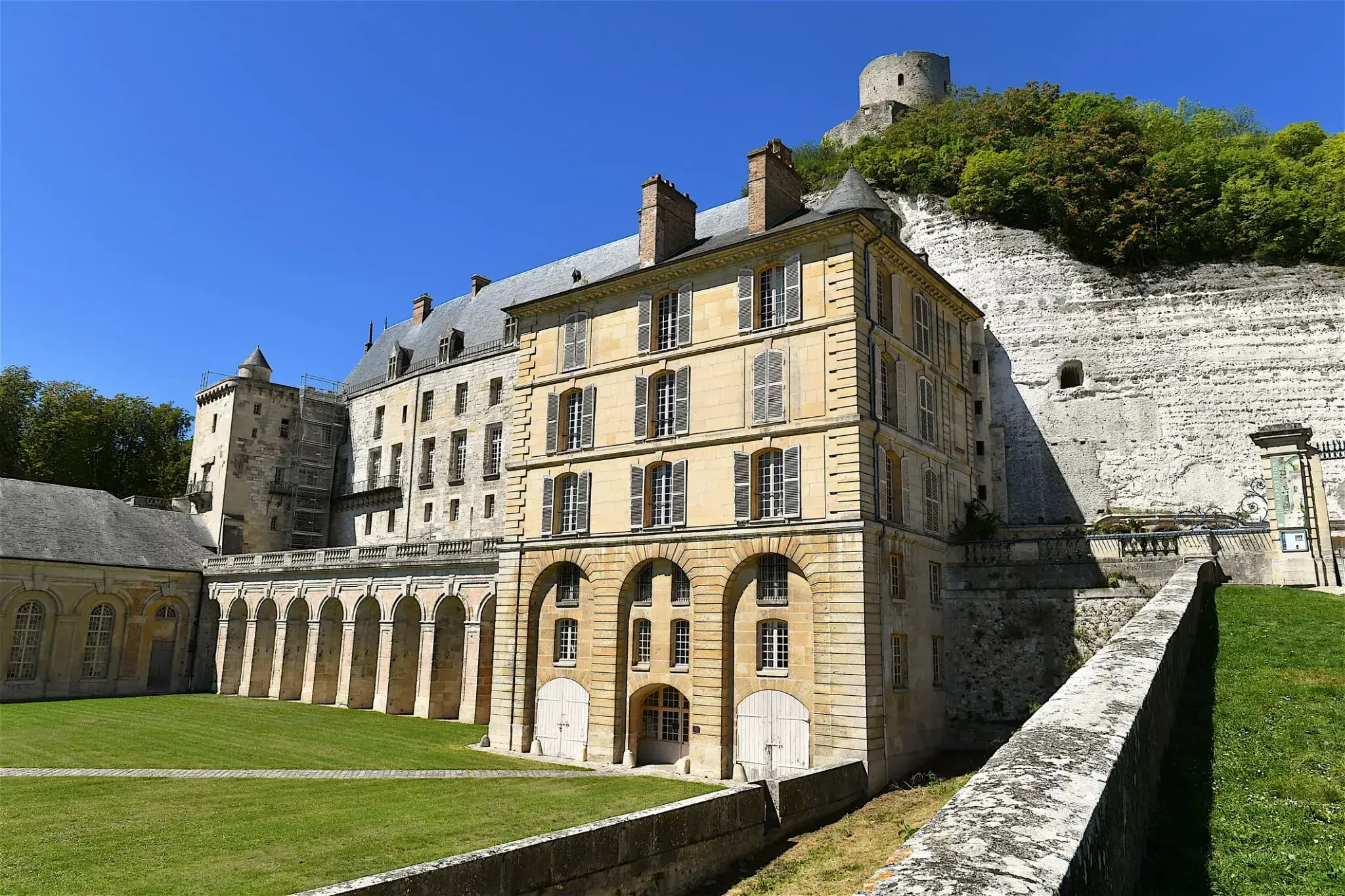 2389644_La Roche-Guyon.webp