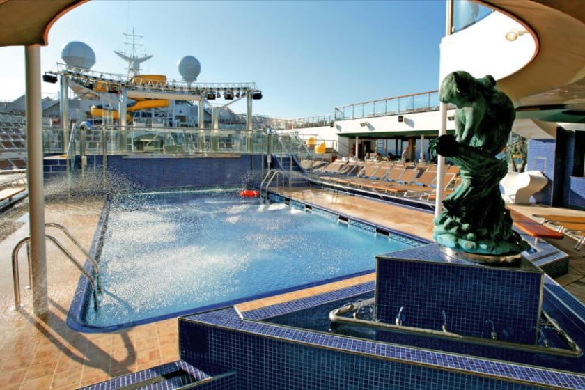 Costa Fortuna- Pooldeck.JPG