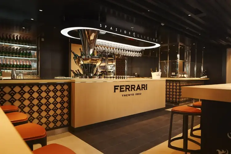 costa-toscana-ferrari-bar-min.webp