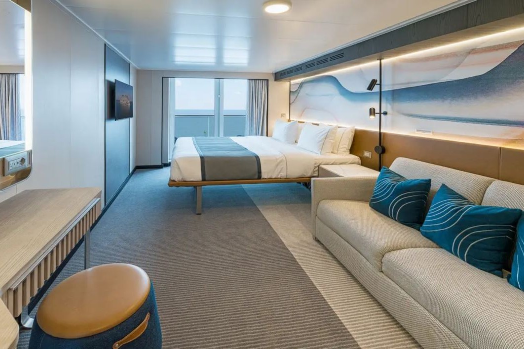 3 NCL_AQ_Balkony.JPG