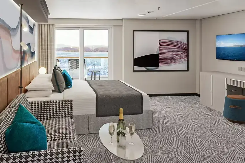 SL-norwegian-luna-suite.webp