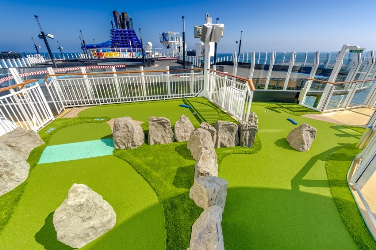 ncl_Bliss_Mini_Golf_2.jpg