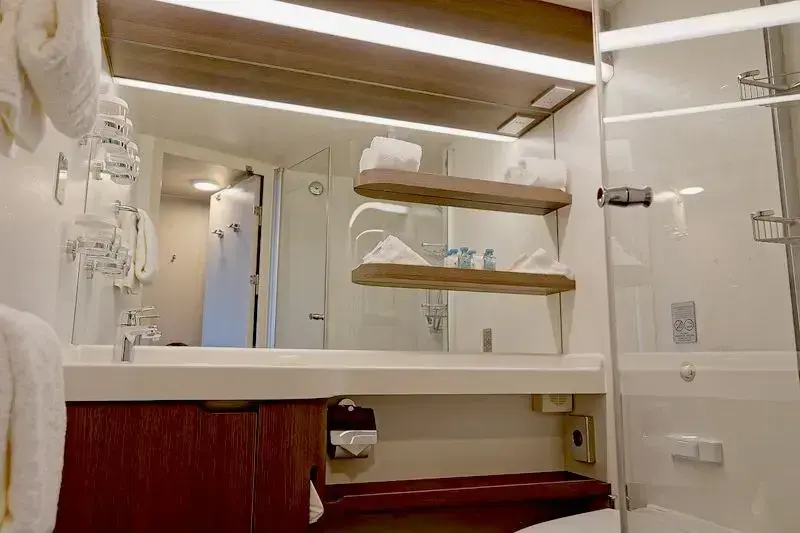 4 norwegian-joy-kabinen.webp