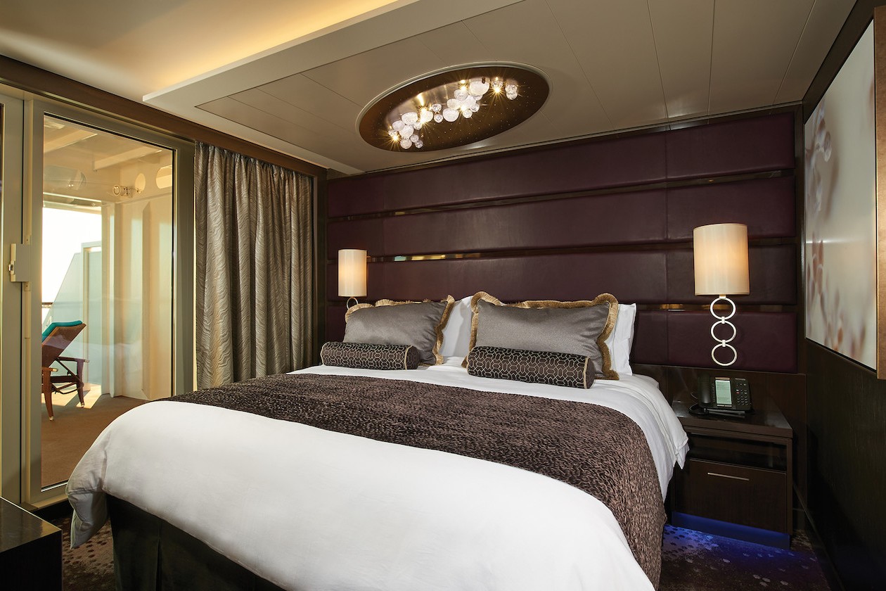 1 norwegian-escape_the-haven-deluxe-owners-suite-mit-grossem-balkon_.jpg