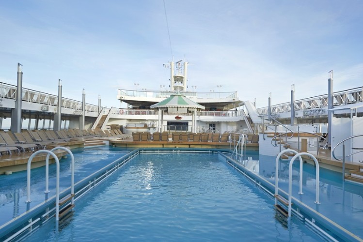 ncl_Jade_PoolDeck_01.jpg