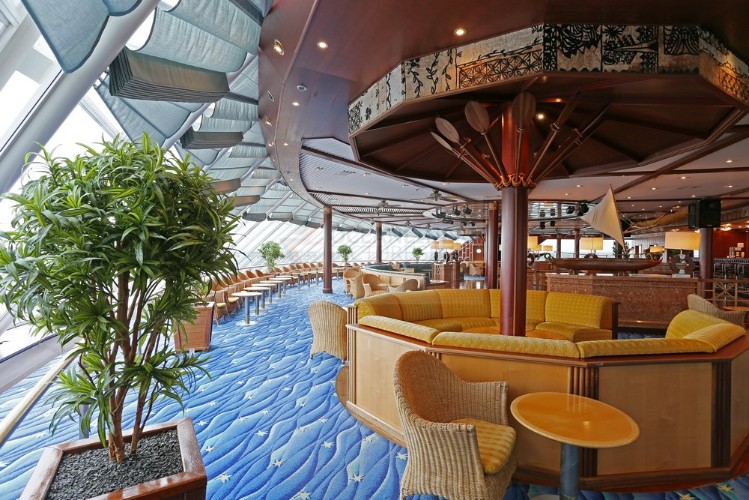 outrigger_lounge_norwegian_sky.jpg