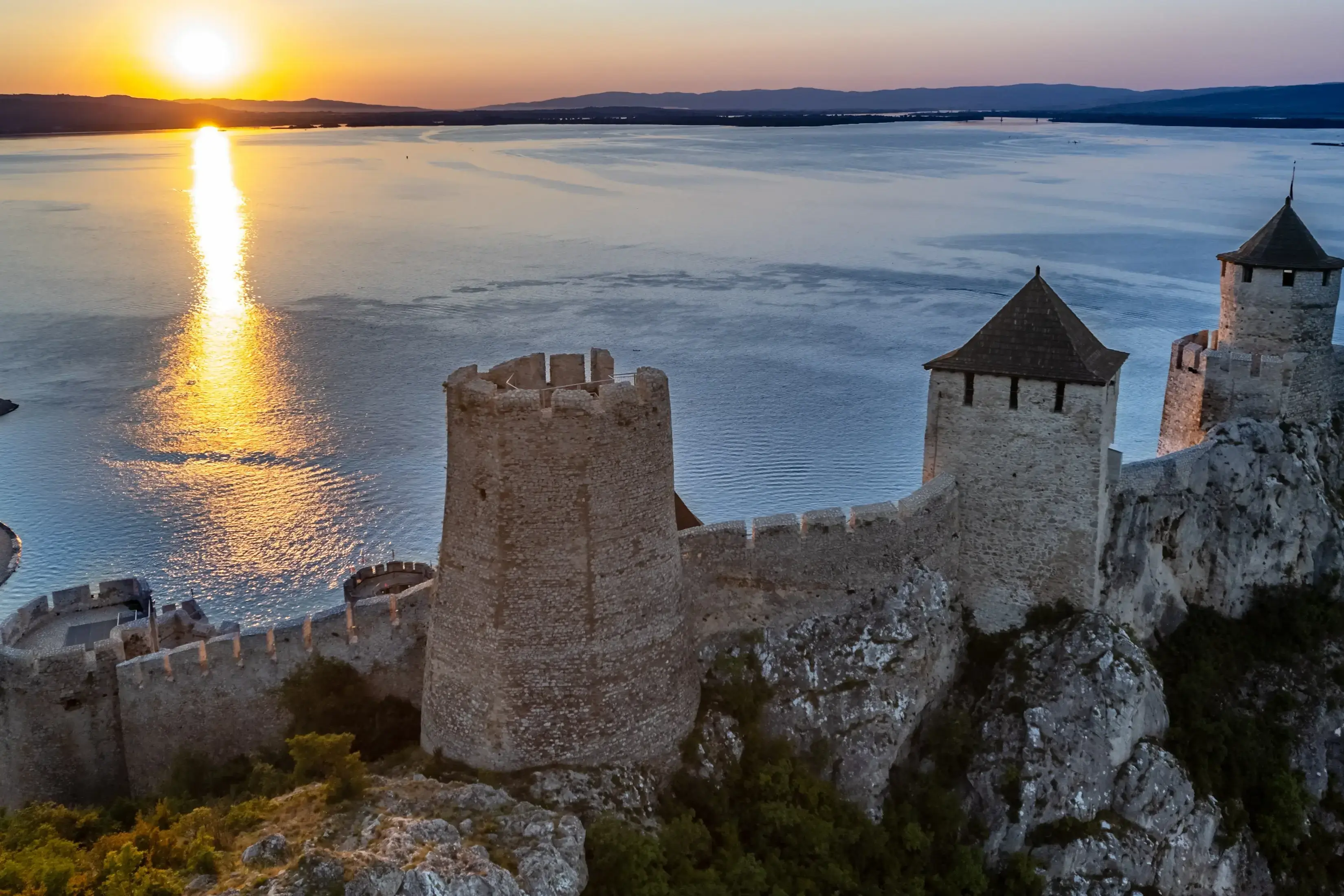 Golubac_shutterstock_2358982043.webp
