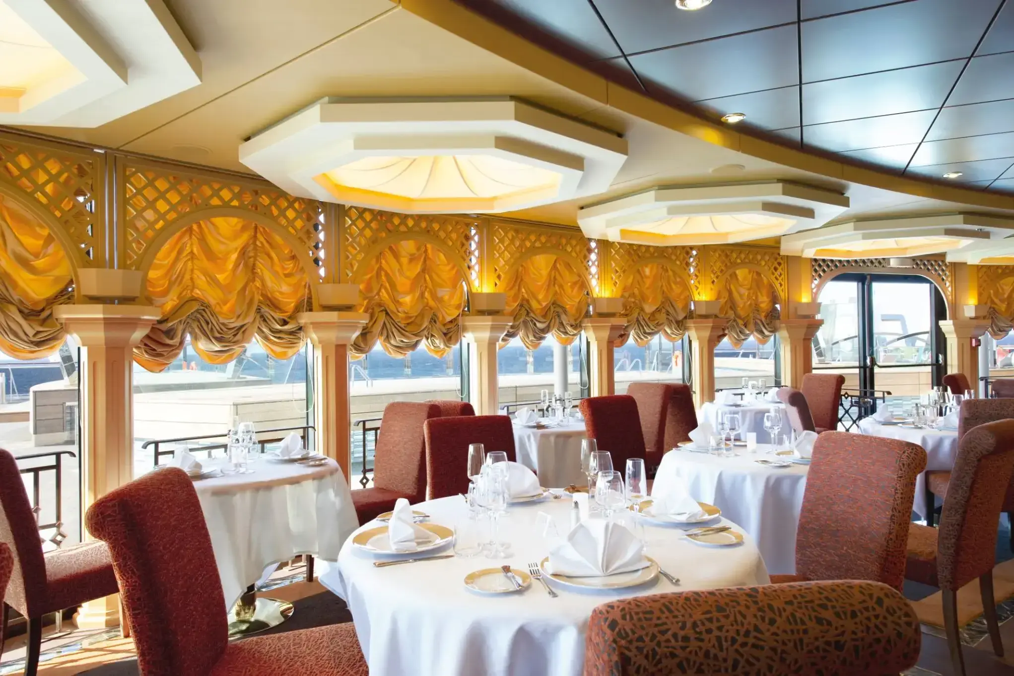 MSC13012044MSC Divina Fantasia Class Ship MSC Yacht Club Restauran.webp