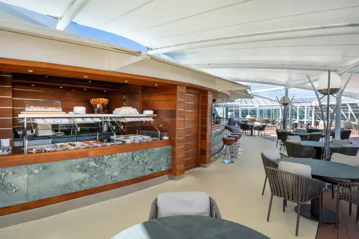 MSC25040000MSC Fantasia, MSC Yacht Club  The One Bar.webp