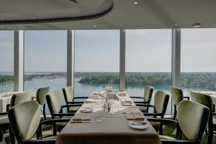 MSC18015433MSC Seaview, MSC Yacht Club Restaurant.webp