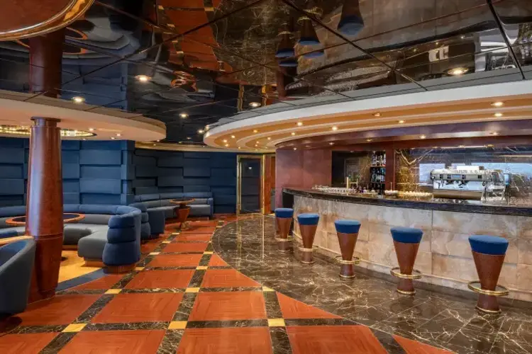 MSC25042575MSC Splendida, MSC Yacht Club - Top Sail Lounge.webp