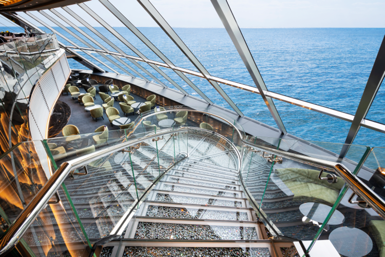 MSC21006937MSC Virtuosa, MSC Yacht Club Top Sail Lounge.png