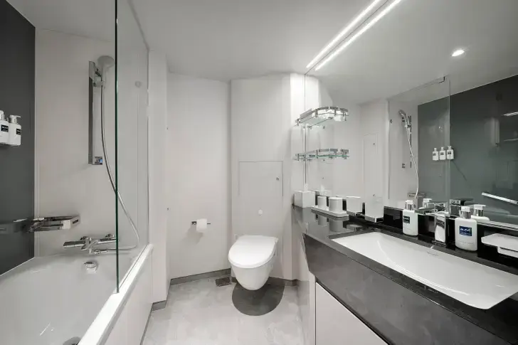 MSC25042093MSC World America, MSC Yacht Club Duplex Suite with Whirlpool Bath - Bathroom (YJD).webp