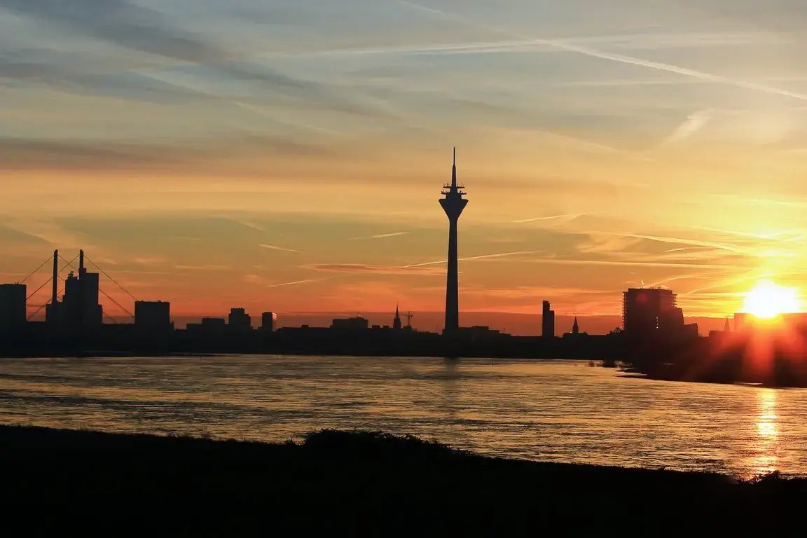 csm_AdobeStock_240914805_Duesseldorf_ba308e3363.webp