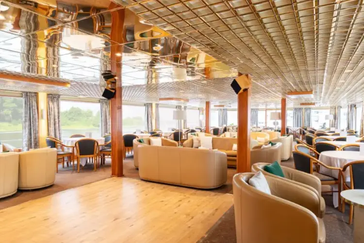 Salon bar 3.webp