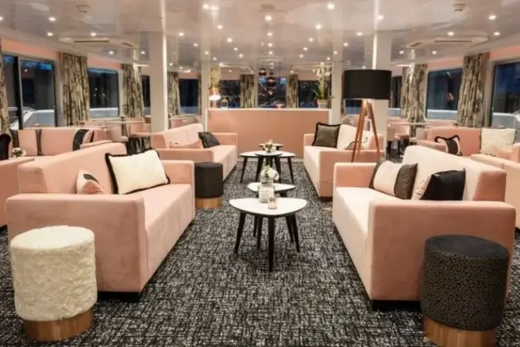Lounge bar.webp