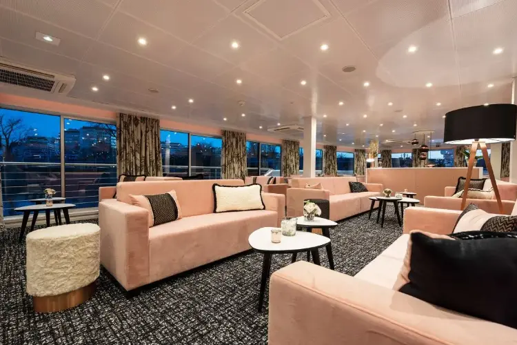 Salon and bar.webp