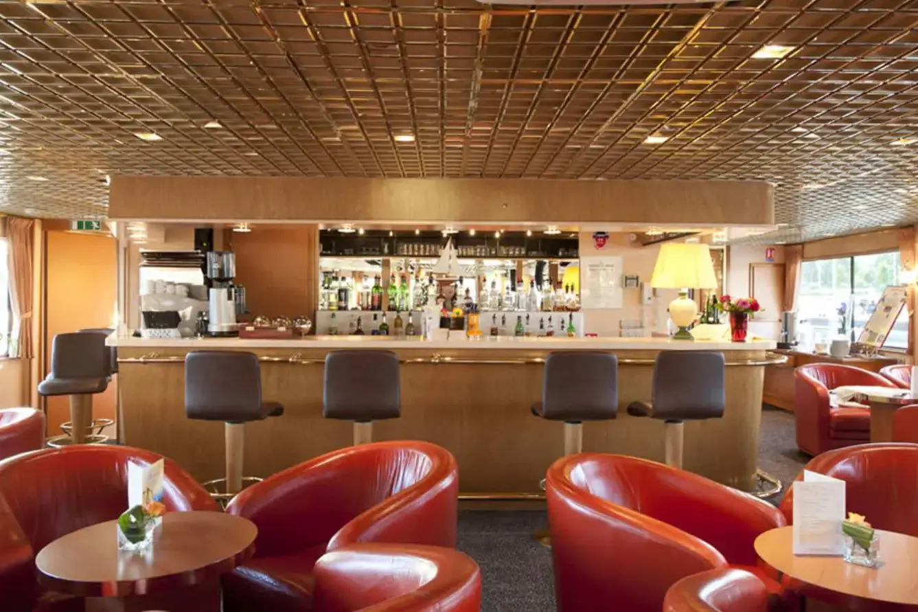 Salon und Bar S Princess_.webp