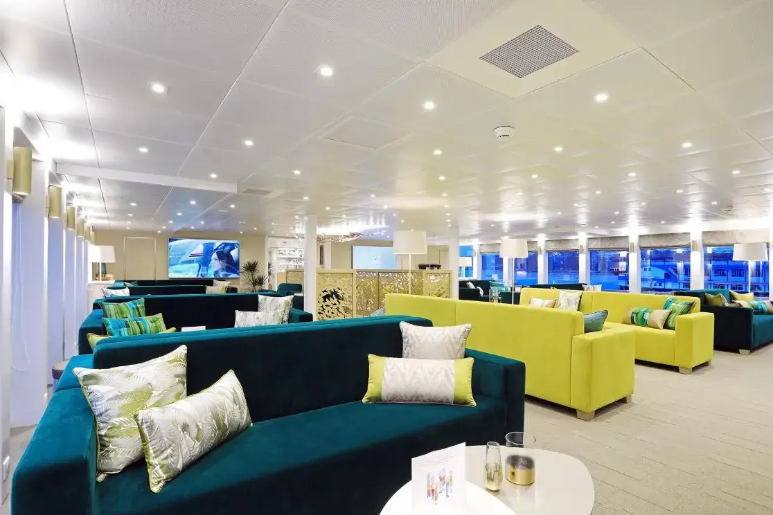 Salon, Bar,  Waydelich.webp