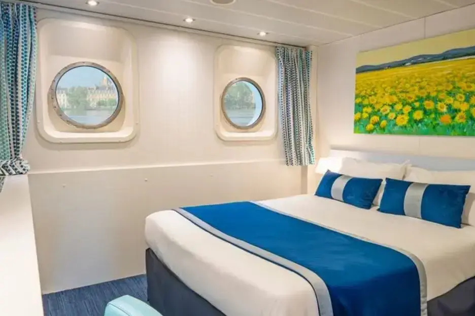 MAIN DECK 1 DOUBLE BED CAT.webp