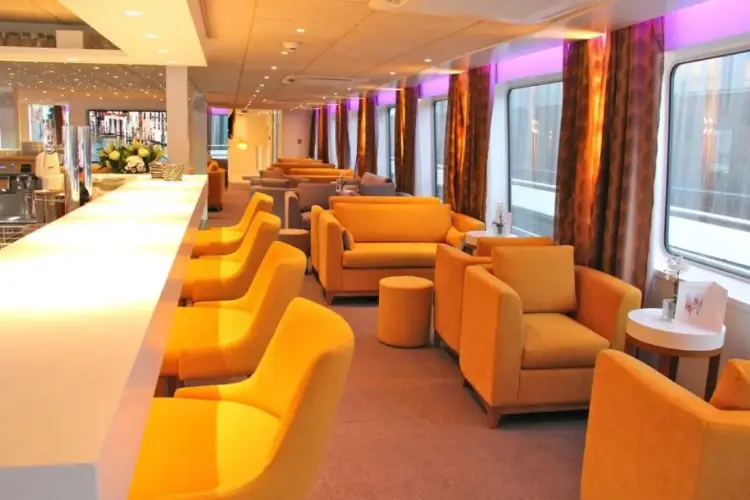 Lounge BAR _3.webp