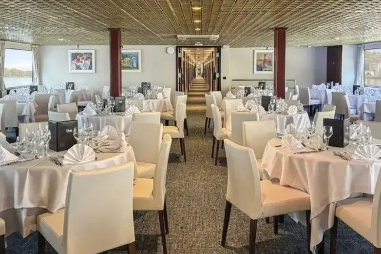 restaurant_.webp