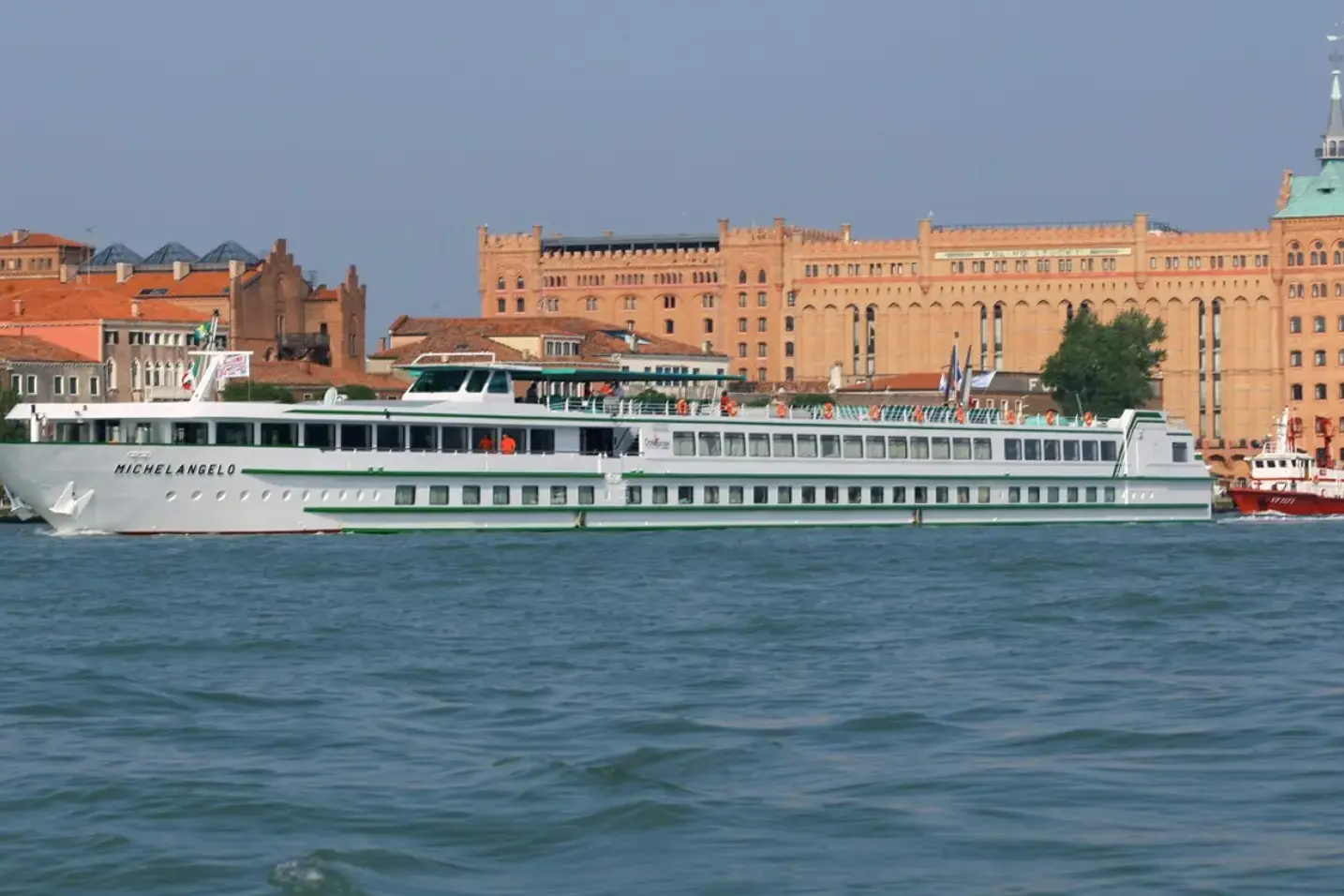 8 croisieurope-ms-michelangelo.webp