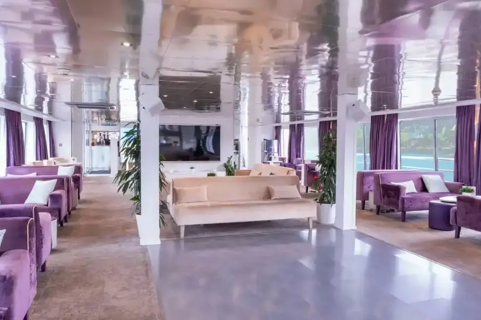 MS Lafayette salon 9.webp