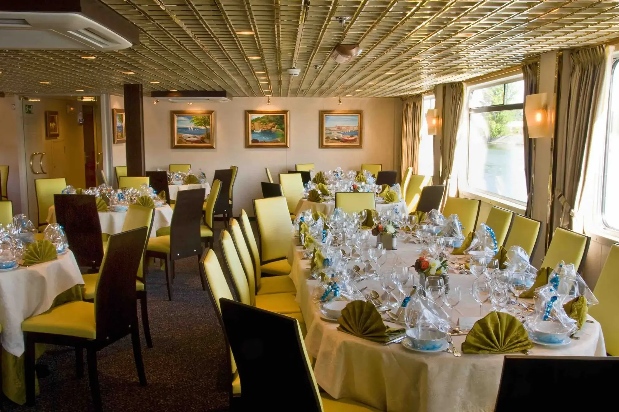 MS Vivaldi_Restaurant.webp