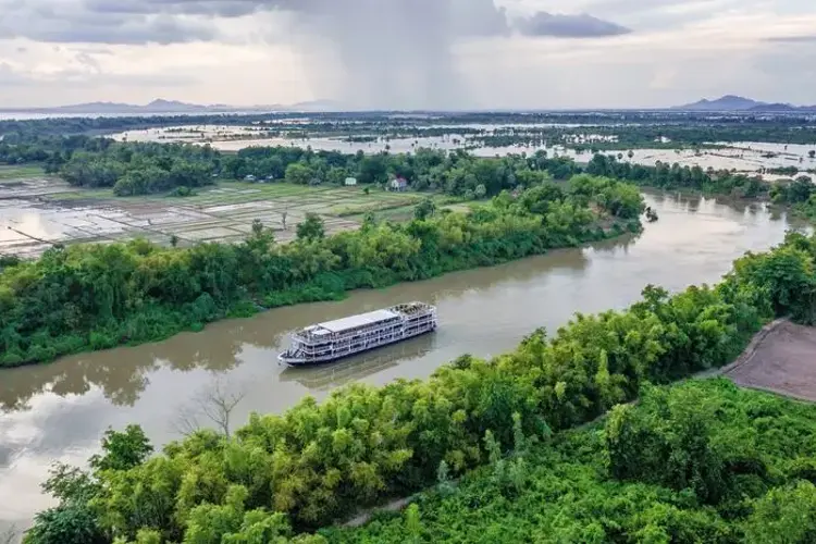 RV-Indochiner-CroisiEurope-ship 2.webp