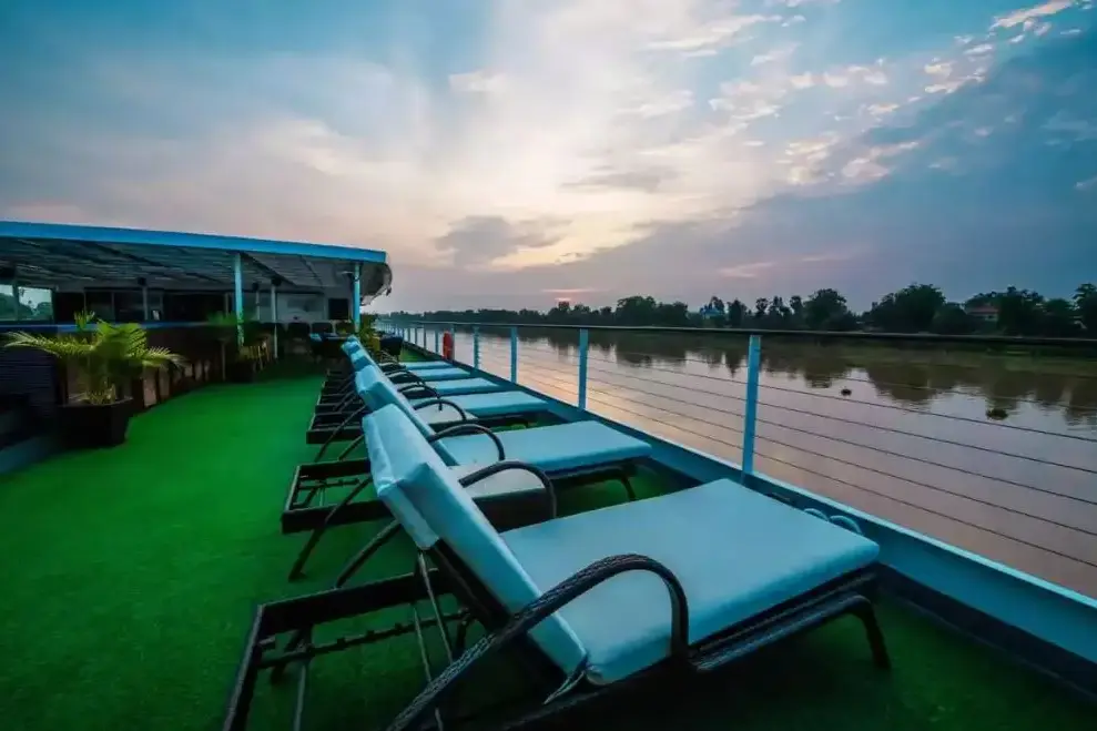 RV Indochine II 1 Sun Deck.webp