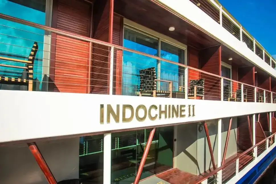 RV Indochine II 18 Salon.webp