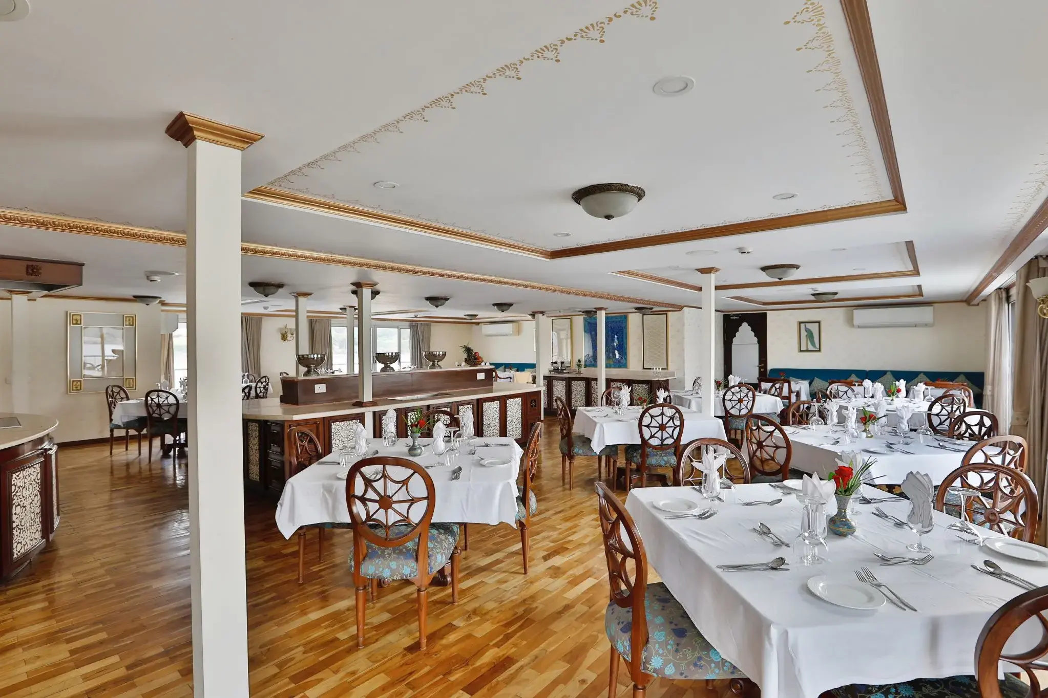 RV Ganges Voyager Restaurant ©CroisiEurope 12.webp