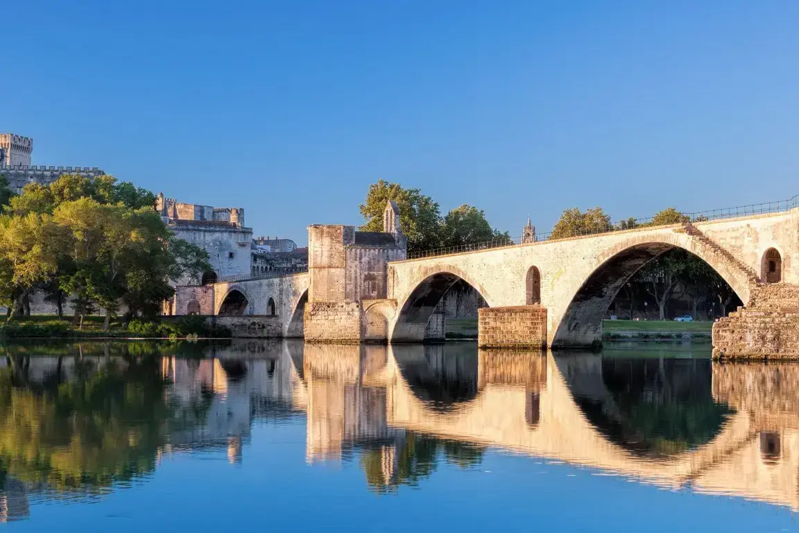 csm_AdobeStock_116087207_Avignon_48ca569c7a.webp