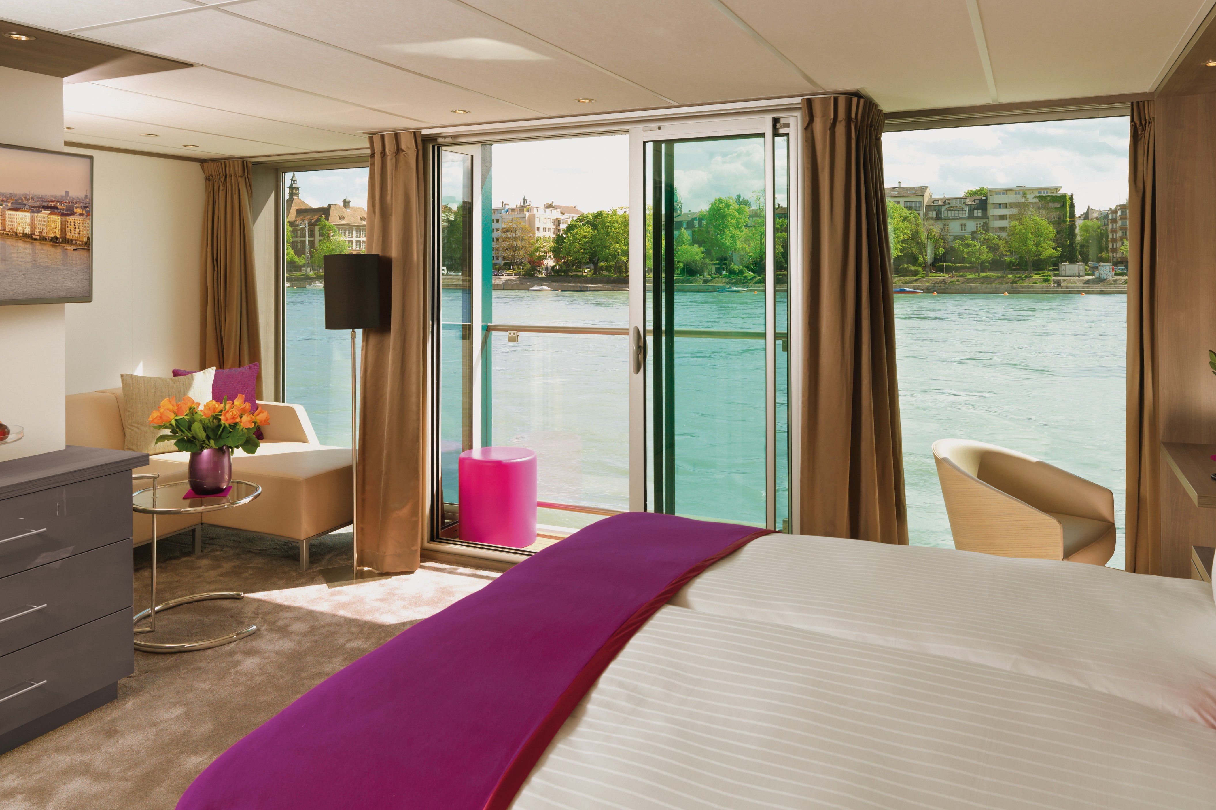 Lueftner_Cruises_AMADEUS_Silver_II_Suite.jpg