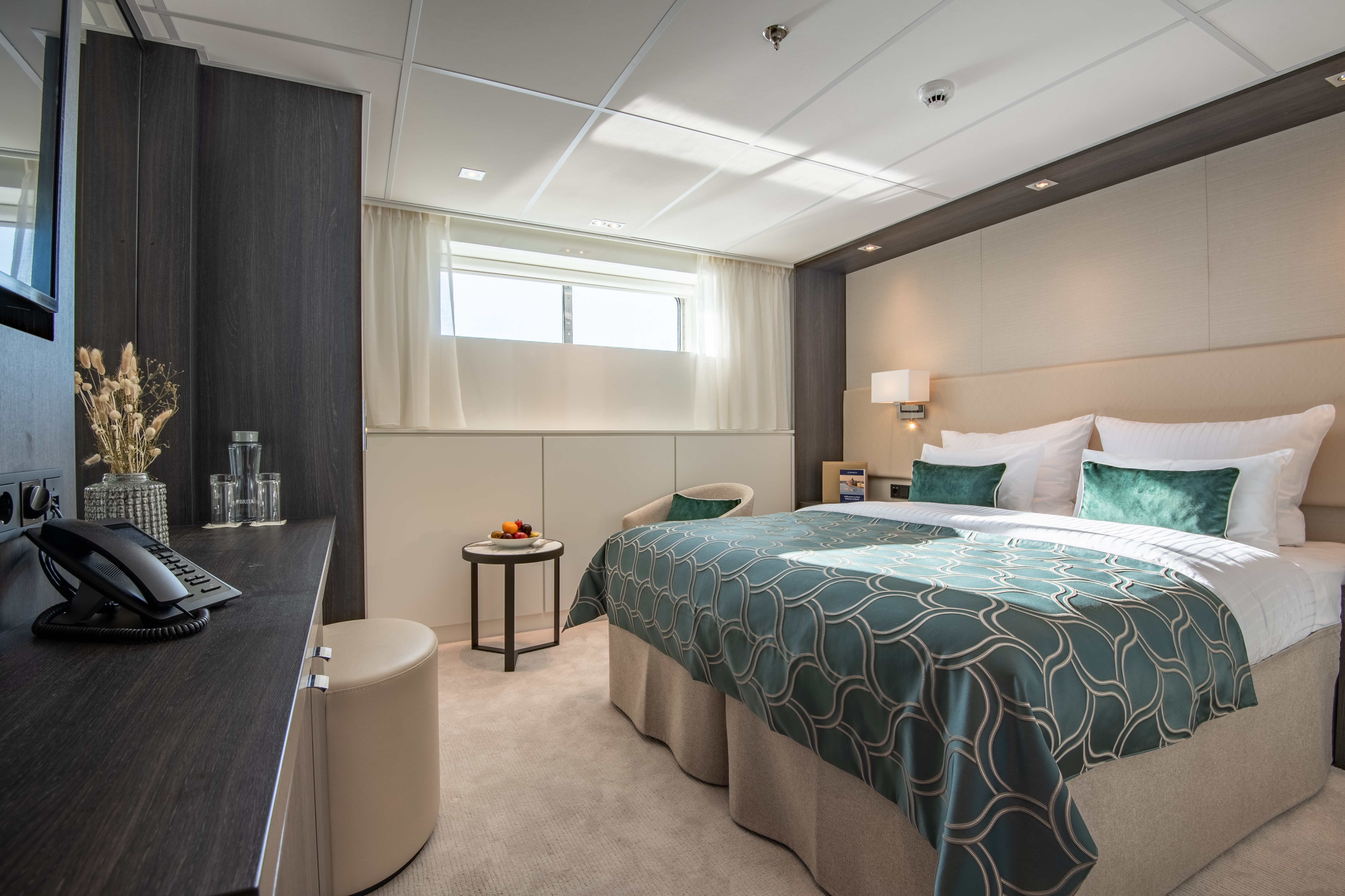 Lueftner_Cruises_AMADEUS_Cara_Stateroom_Hayden_Deck.jpg