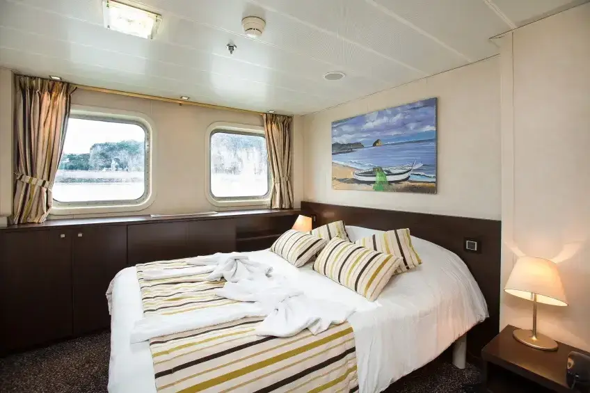 cabine-grand-lit-pont-principal-ms-vivaldi-rhin-danube-croisieurope-andras-mayer