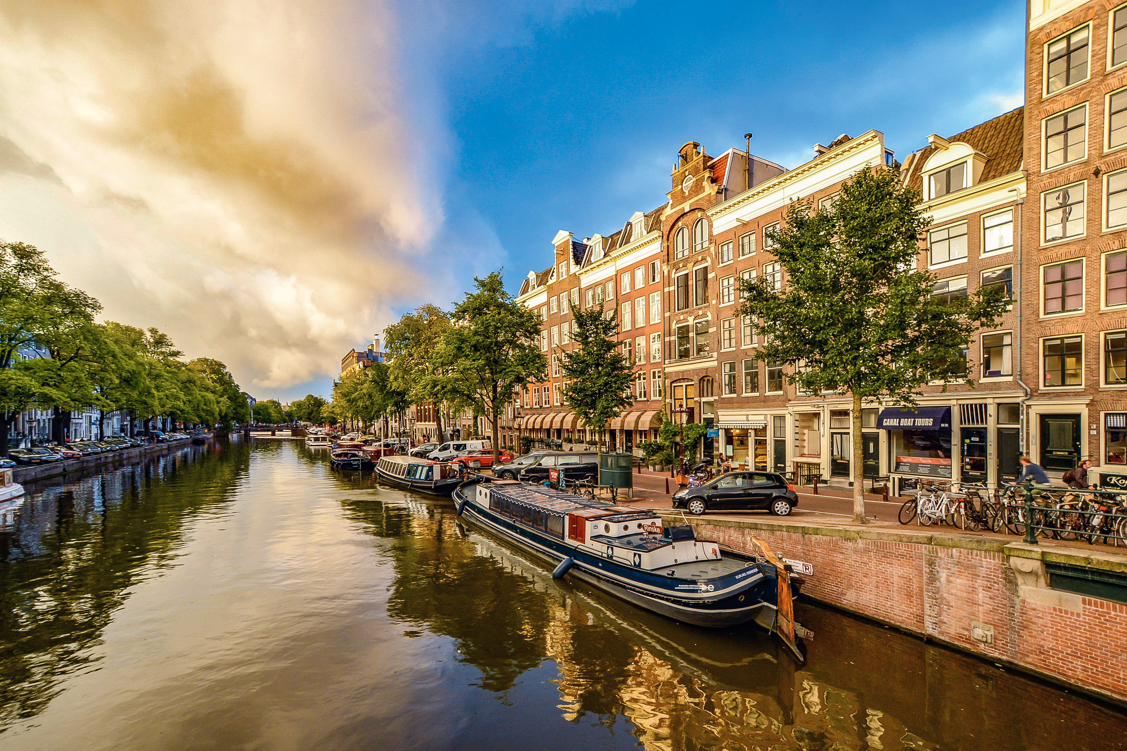 Lueftner_Cruises_Amadeus_Netherlands_Amsterdam_Canals__c_Pixabay1910176.jpg