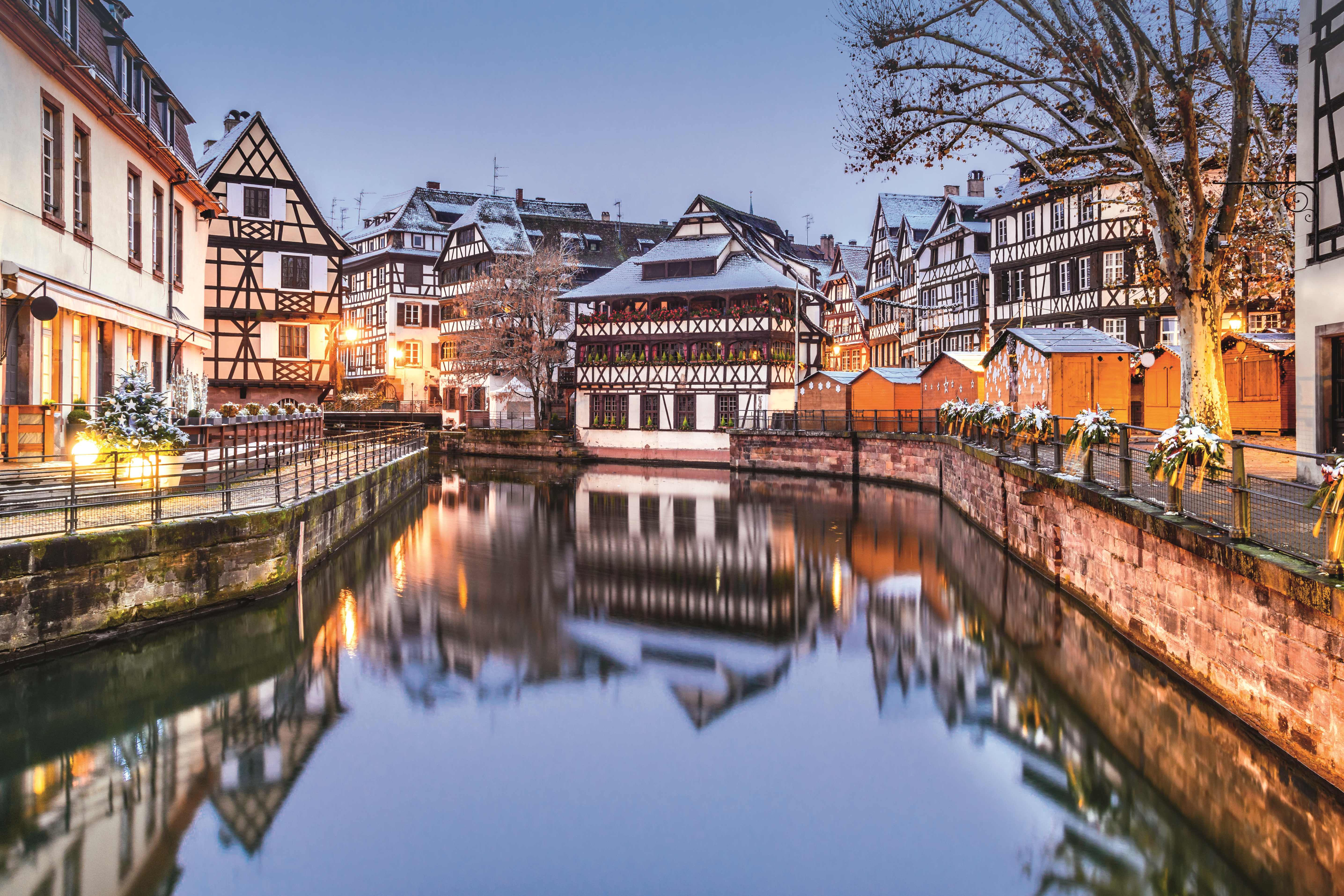 Lueftner_Cruises_Amadeus_Rhine_Winter_France_Strasbourg__c_LU794624632.png