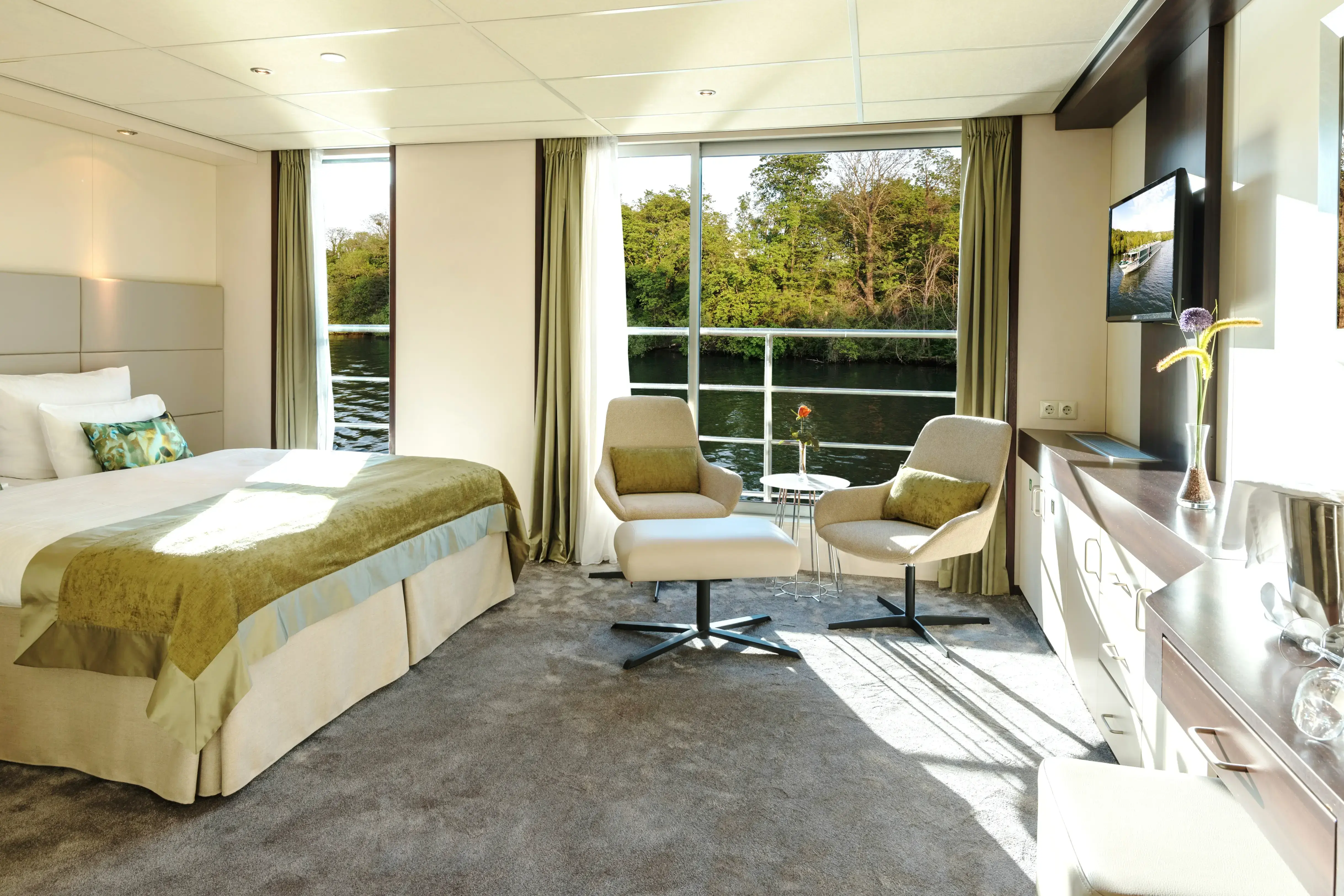 Lueftner_Cruises_AMADEUS_Diamond_Suite.webp